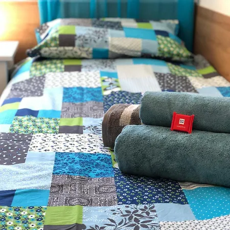 Cosy Directly On The / Few Mins From The Center דירה