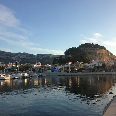 Cosy Directly On The / Few Mins From The Center *